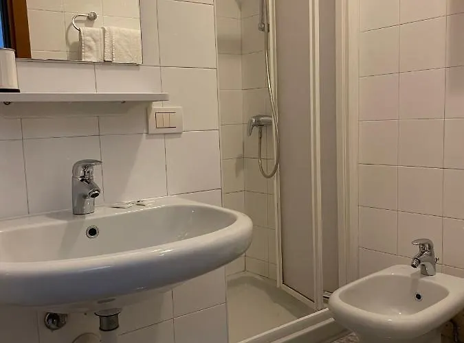 Della Torre *